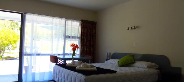 Kapiti Lindale Motel & Conference Centre