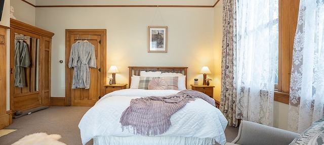 The Fern & Thistle Boutique Accommodation - Drinks, Hotpool, Sauna