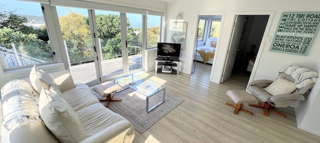 Tiri Cottage - Seaviews in Oneroa
