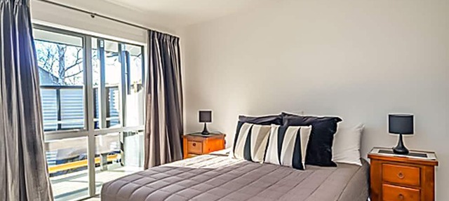 Black on Grey Motel
