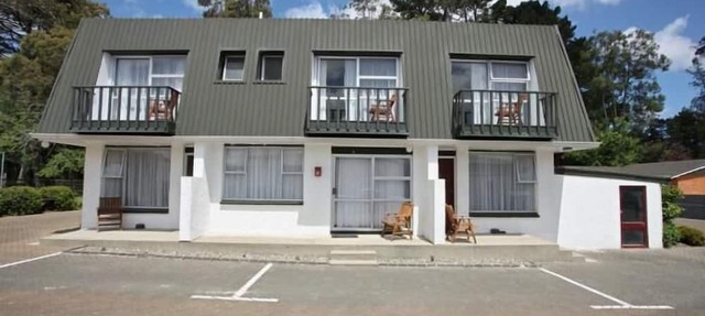 Queens Park Motels