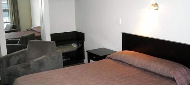 St John's Court Motel