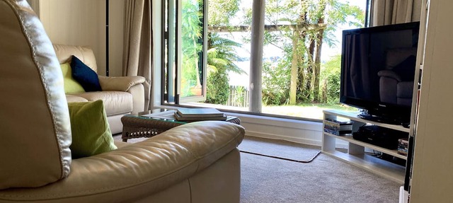 Absolute waterfront - Beach Retreat Escape