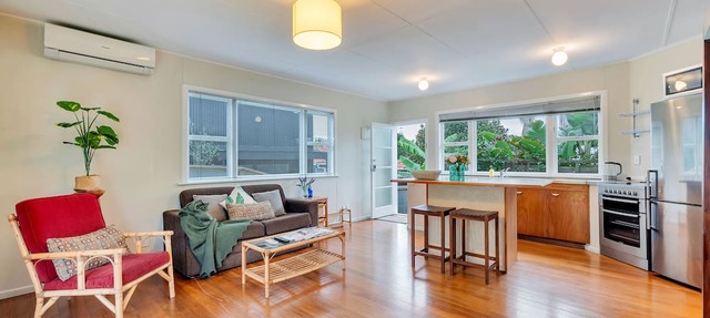Sunny Grey Lynn Holiday Home