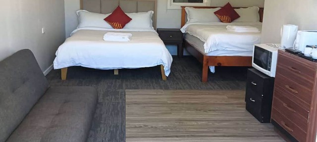 2 double and 1 sofa beds chalet 7C