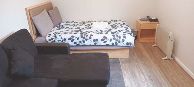 1 Double 1 Sofa Beds Garden Chalet B