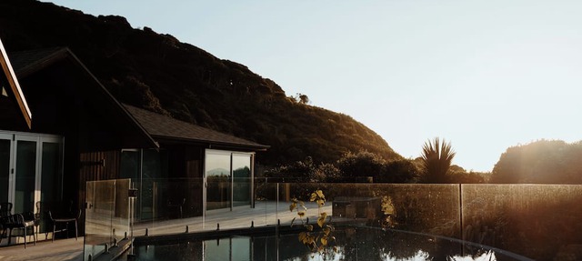 Te Whaanga Retreat & Spa Lodge & Canvastown Luxury Glamping Tents