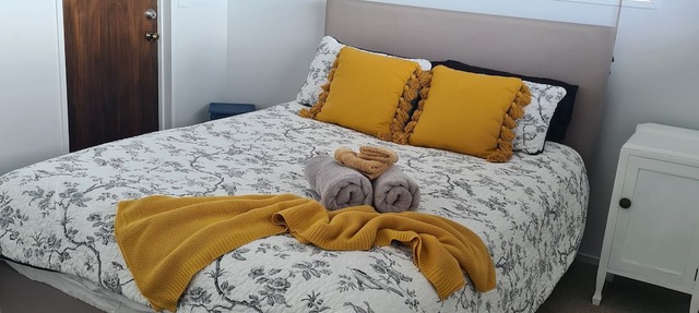 Spacious Avenues Upstairs Apartment. Close to QEII and downtown Tauranga