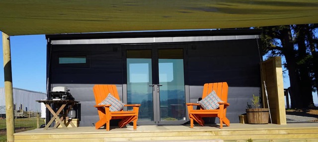 Luxury camping/tiny house experience, 5 minutes from Fairlie township