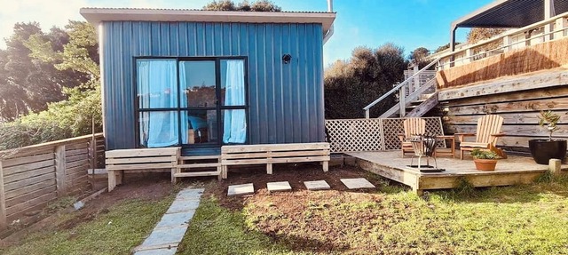 Tiny House with private yard close to the Airport