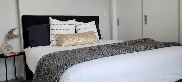 Enfield Lux- Brand New Apartment