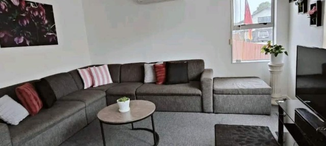 Home close to Amenities and Airport