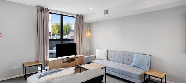 Glen's Townhouse with Parking and Wi-Fi