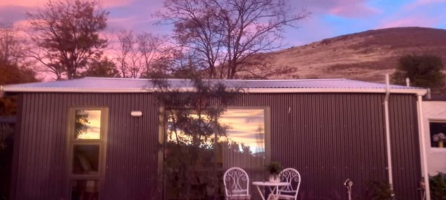 Cosy rural retreat in the heart of Bannockburn Central Otago