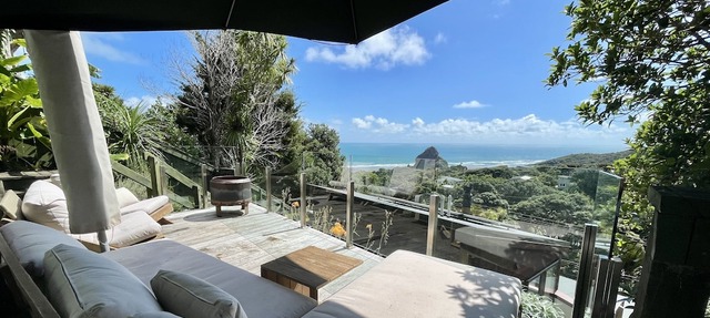 Panoramic Views. Modern Batch. Walk to the beach.