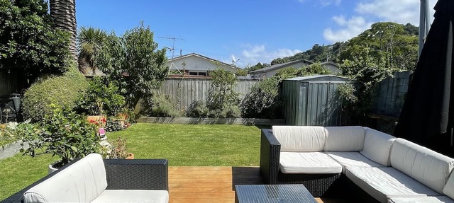 15 minutes from Wellington CBD! Spacious 3 bedroom home in Belmont.