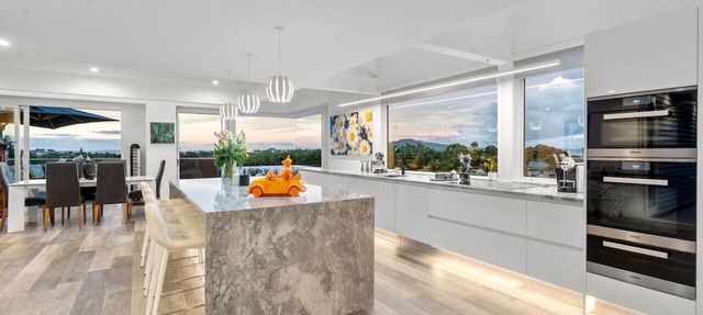 Artistic Mount Vic Villa