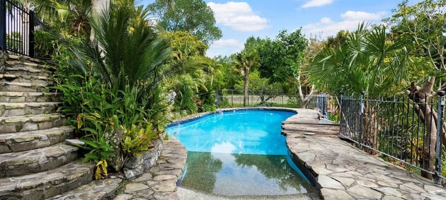 Countryside Zen Estate with Sea views and Pool