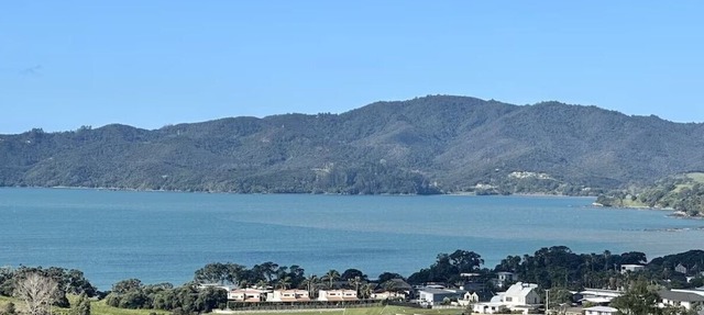 Breath taking views, lots of room for whole family/friends for fun in the sun