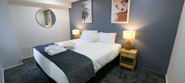 2br apartment with balcony and free carpark