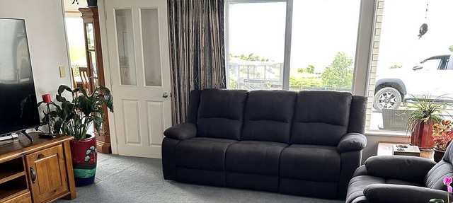 SLICE OF HEAVEN IN KAIAUA WITH SEA VIEWS - BEACH & PARK WITHIN WALKING DISTANCE