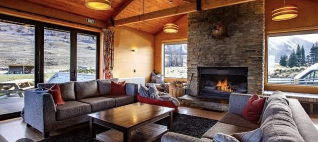 Exclusive NZ high-country lodge hosting groups of up to 24.