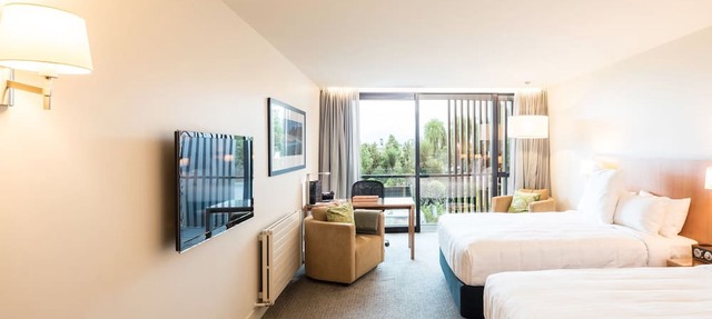 Commodore Airport Hotel