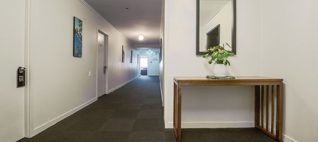 Kiwi International Hotel