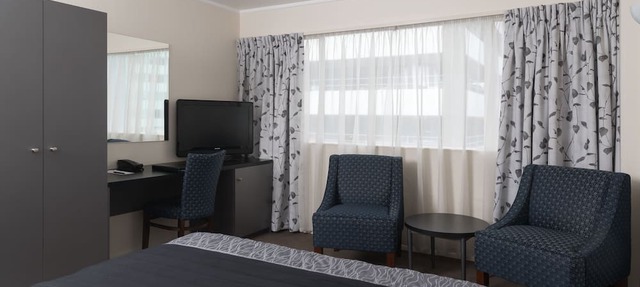 West Plaza Hotel