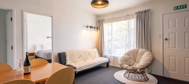 Frimley Lodge Motel