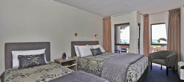 Edgewater Motor Lodge