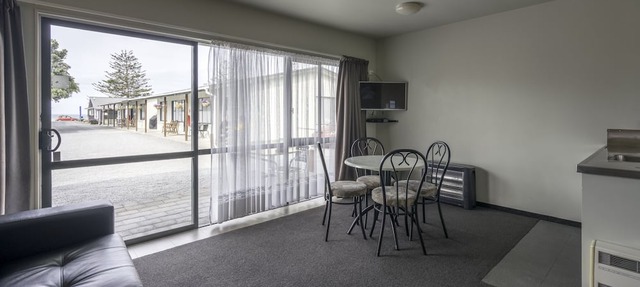 Sierra Beachfront Motel