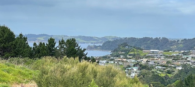 Seaview Bach - 5 mins drive from Goat Island!
