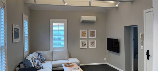 Tinakori Village Retreat - Renovated apartment in a charming heritage building