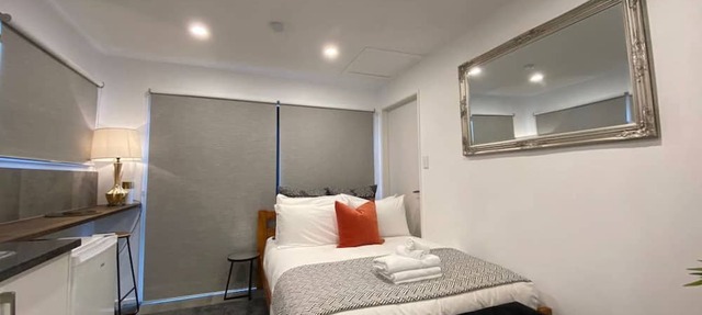 Beautiful & serviced new apartment in Ellerslie