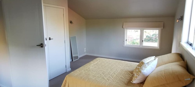 Beautiful house w/large deck. 10 mins to Hastings. Horses welcome