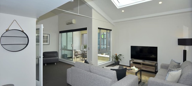 Southwark Hotel & Apartments