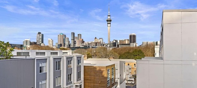 Victoria Park Haven w carpark, spa, pool and gym