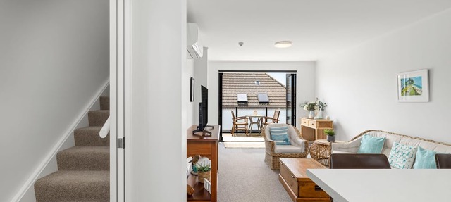 Miro Street Townhouse centrally located to Blake park