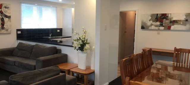 3 & 4 Bedroom Houses in Seaview Crescent