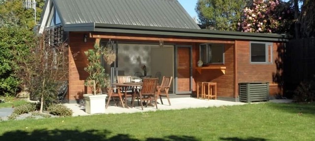Private self-contained. Great neighbourhood location. Close forest & geothermal