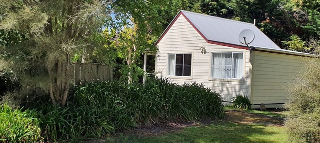 Akupe Cottage, Martinborough