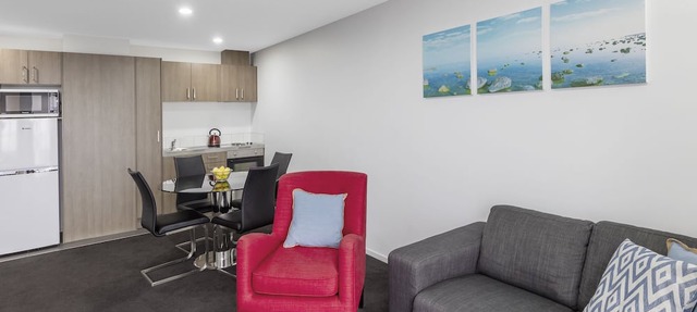 Nesuto St Martins Apartment Hotel