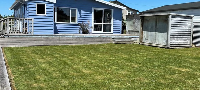 Riverton Retreat - get away from it all in a classic kiwi crib