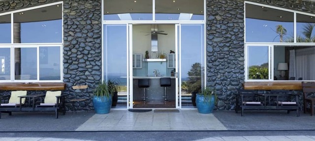 Beautiful Beach Stone House 3bedroom home.