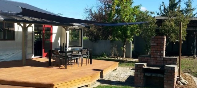 Exclusive Vineyard Cottage Escape