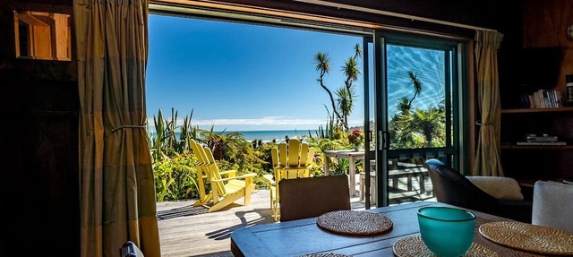 Charming Cottage Accommodation with Panoramic Sea View on West Coast, New Zealand