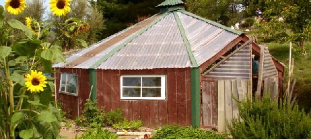 Superb Yurt Rental in Eco-Friendly Yoga Retreat near Takaka, South Island
