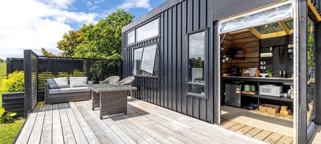 Charming Tiny House Surrounded by Trees in New Plymouth, North Island