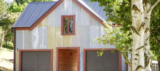 Romantic Vacation Rental with a Vineyard in Cromwell, New Zealand